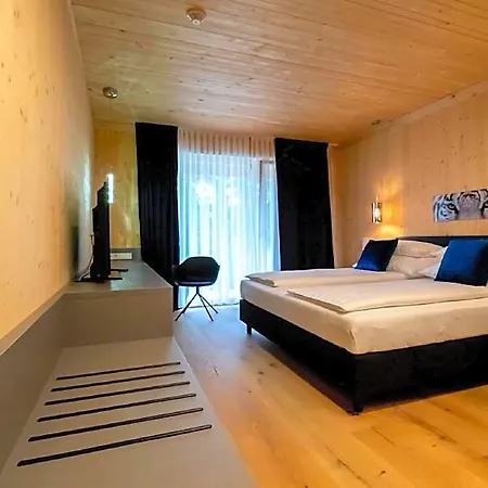 Gaestehaus & Hofkueche Oellerer Otel *