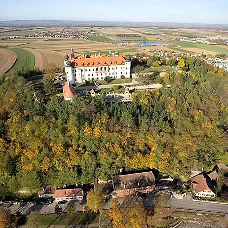Otel Gaestehaus & Hofkueche Oellerer