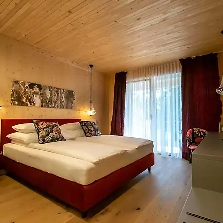 Otel Gaestehaus & Hofkueche Oellerer *