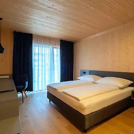 מלון Gaestehaus & Hofkueche Oellerer